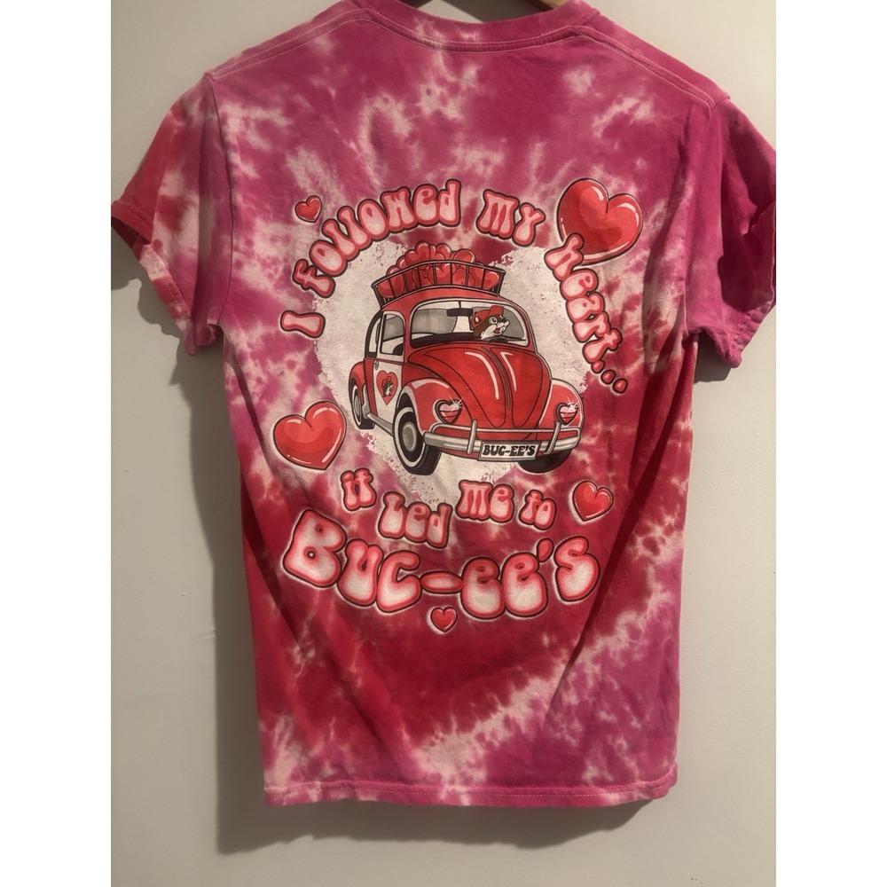 Buc-ee's VW Bug Full of Hearts Shirt Women's Valentine's‎ Tide Dye Small